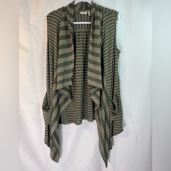 LOGO by Lori Goldstein Jackets & Blazers - LOGO Women's Green & Oatmeal Striped Vest M